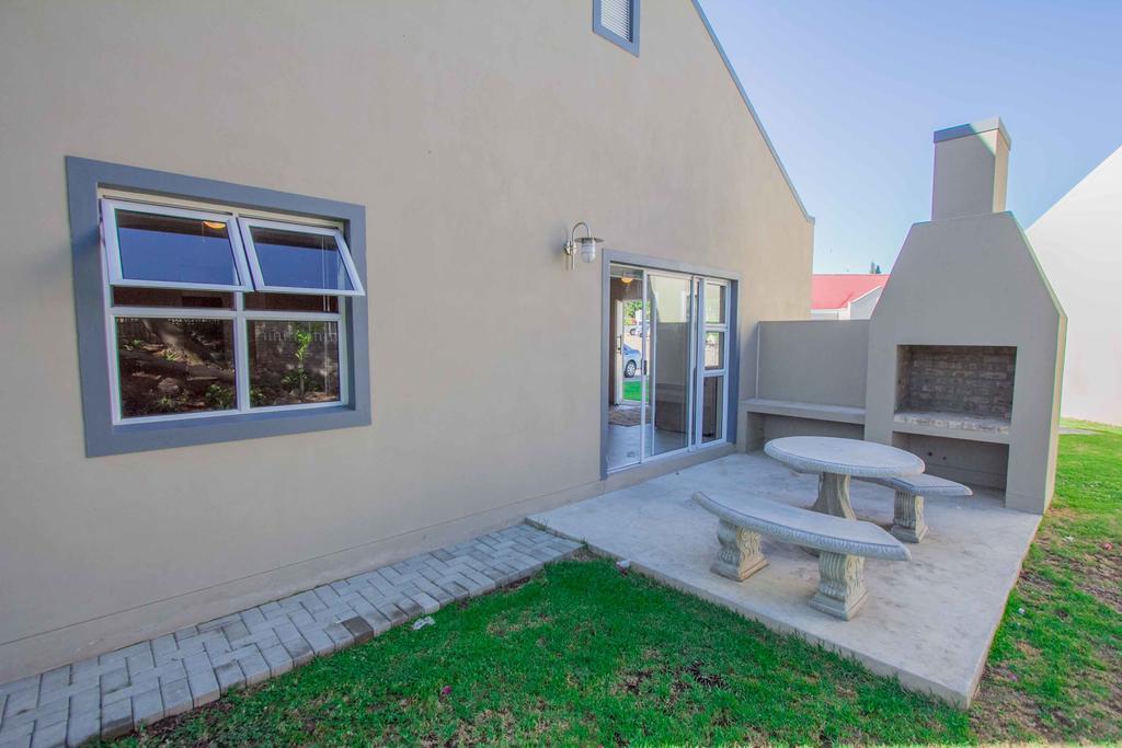 El Dorado 65 Luxury Self Catering Villa Oudtshoorn Exterior photo