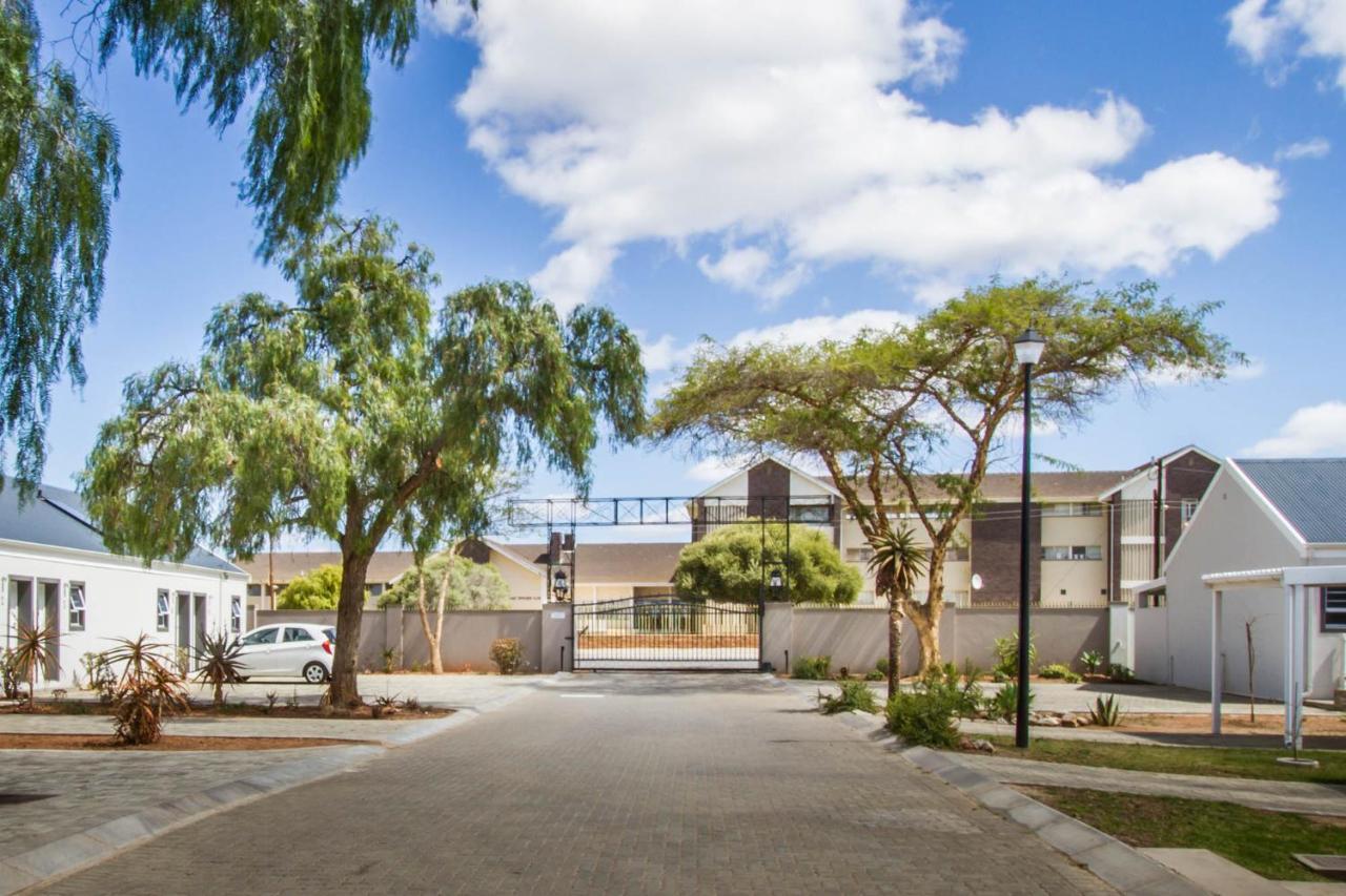 El Dorado 65 Luxury Self Catering Villa Oudtshoorn Exterior photo